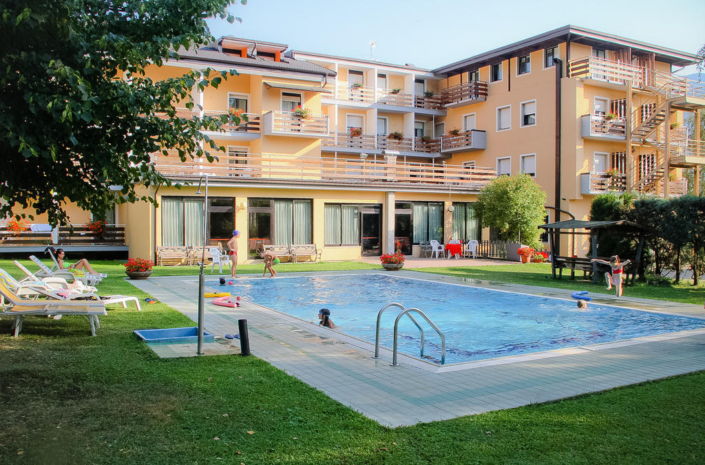 Hotel Dolomiti Levico Terme Esterno foto