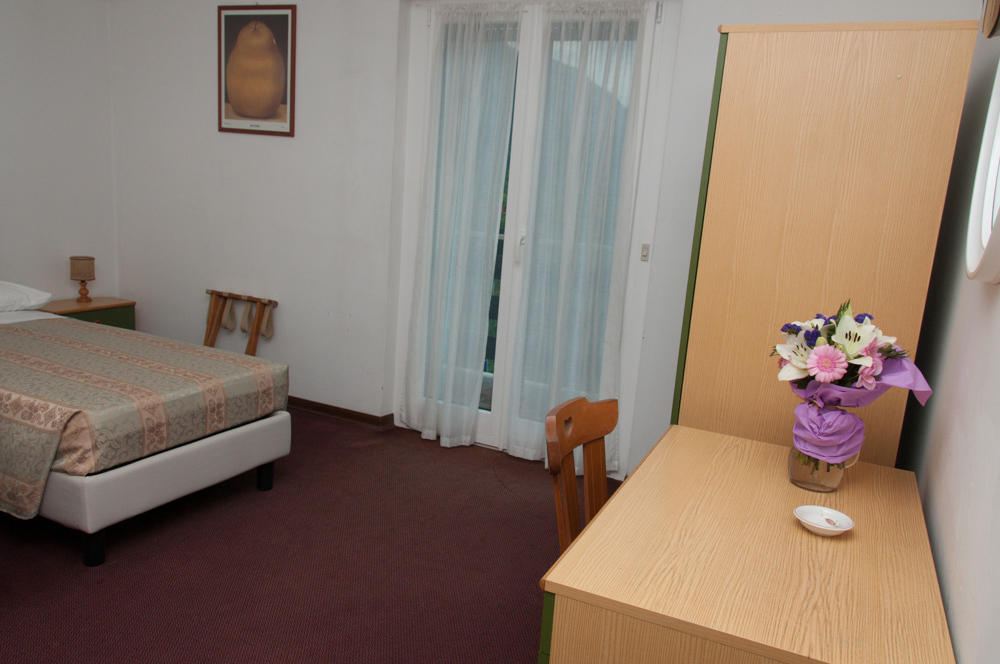 Hotel Dolomiti Levico Terme Esterno foto